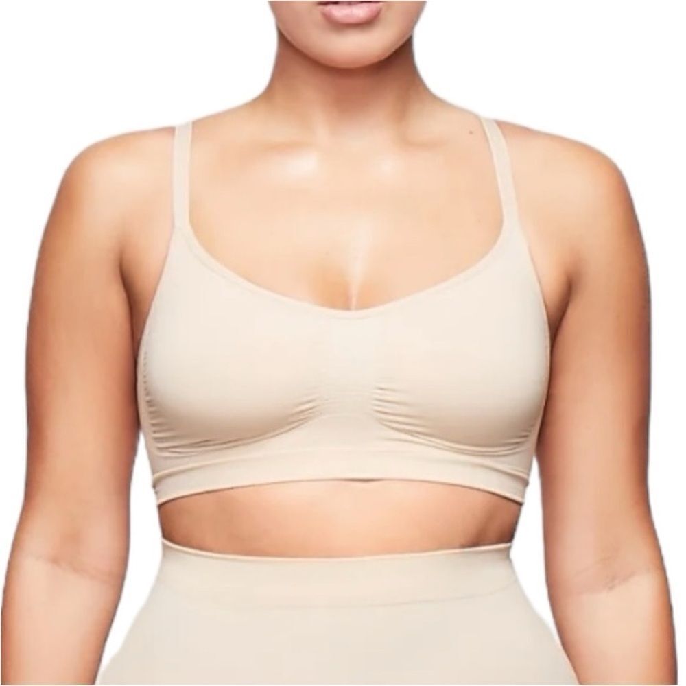NWOT SKIMS Seamless Sculpt Bralette In Clay Nude Active Sport Bra